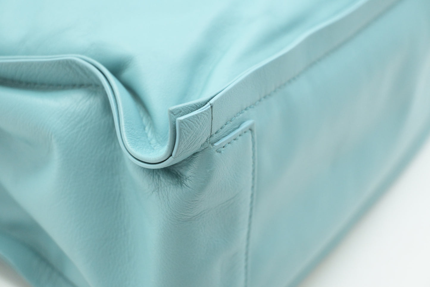 Ferragamo Vara Shoulder Bag in Teal Leather