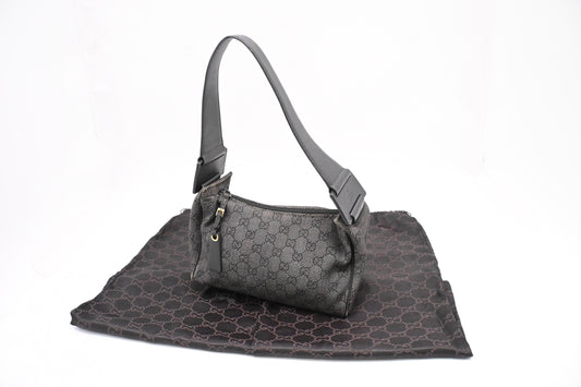 Gucci Shoulder Bag in Black and White GG Canvas