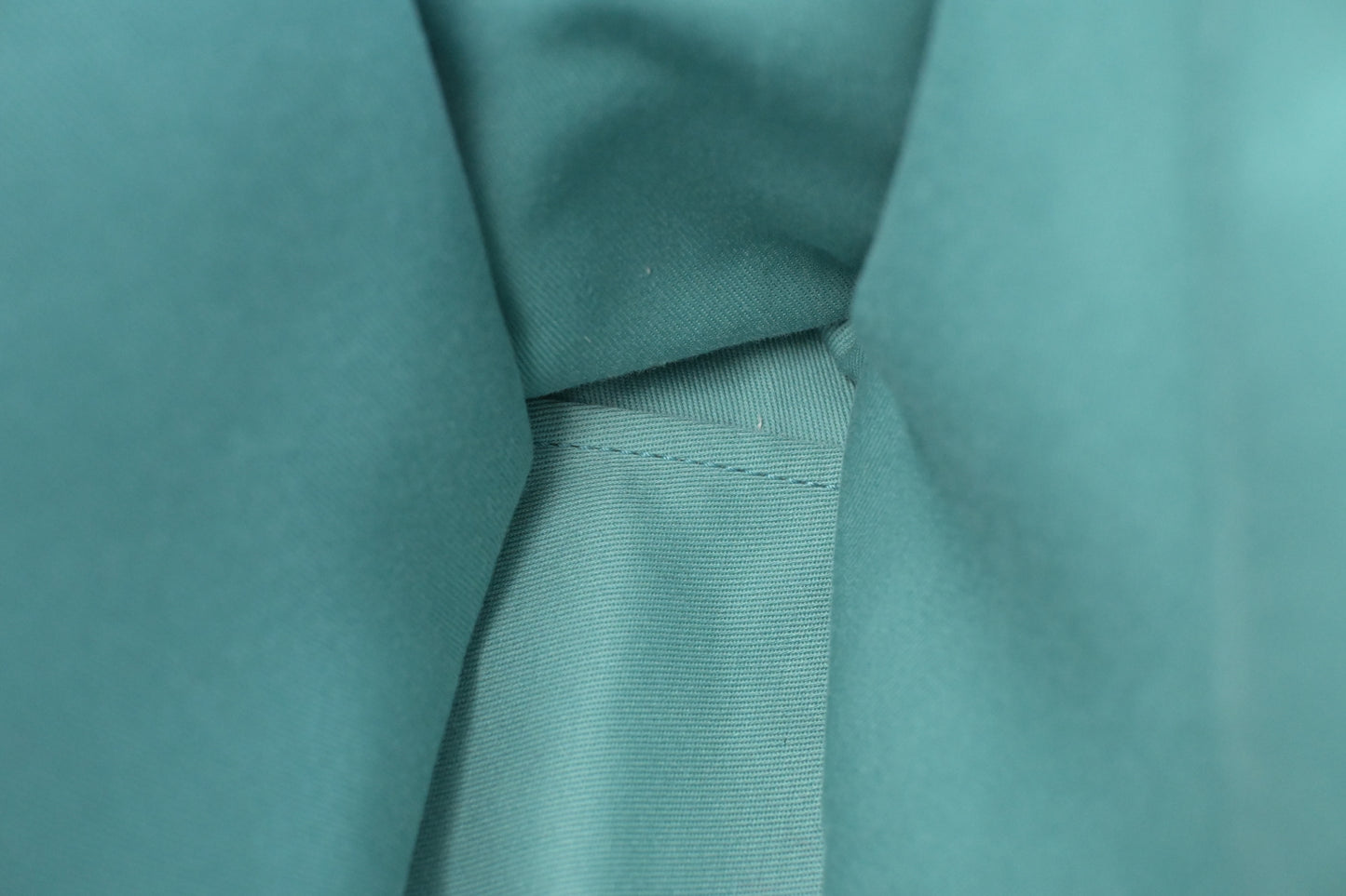 Ferragamo Vara Shoulder Bag in Teal Leather