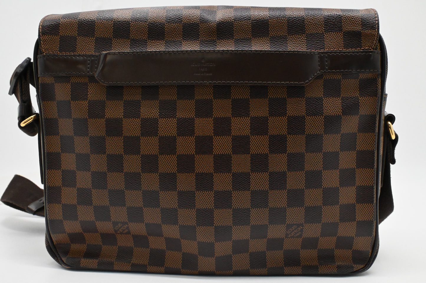 Louis Vuitton Shelton MM in Damier Ebene Canvas