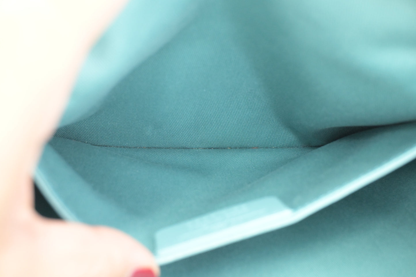 Ferragamo Vara Shoulder Bag in Teal Leather