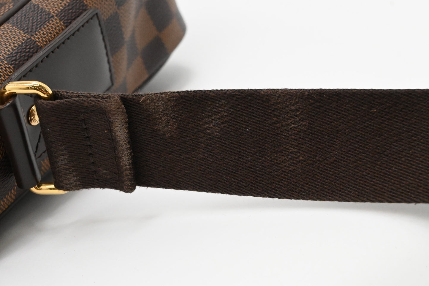 Louis Vuitton Shelton MM in Damier Ebene Canvas