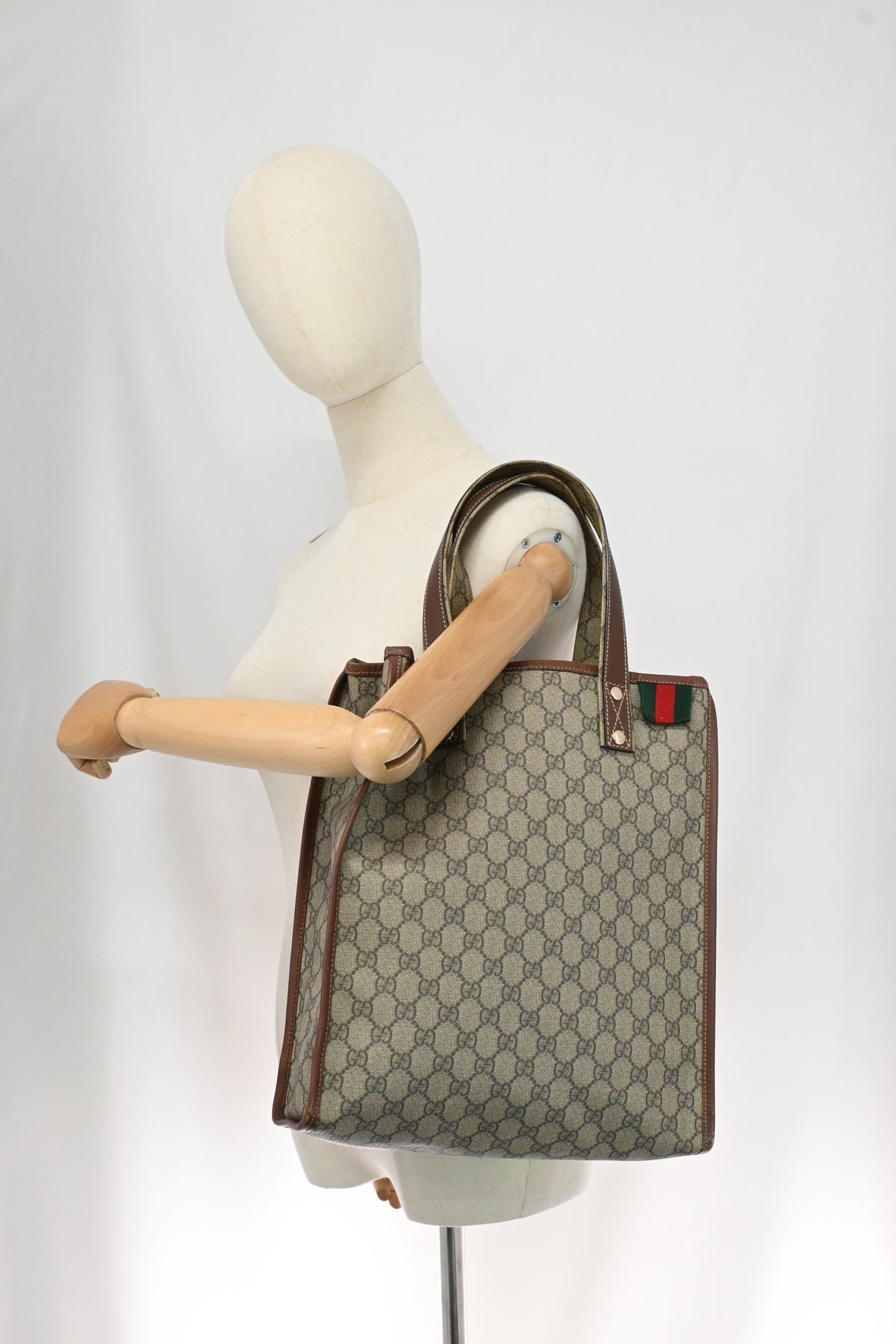 Gucci Tote in GG Supreme Canvas