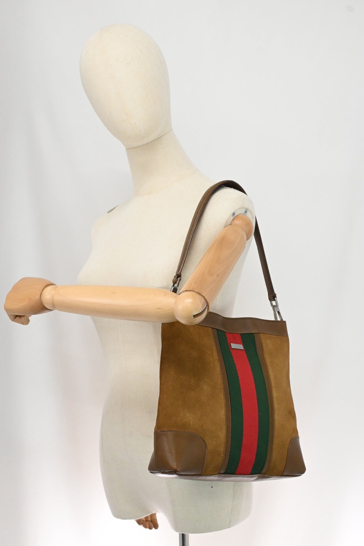 Gucci Shoulder Bag in Brown Suede Leather