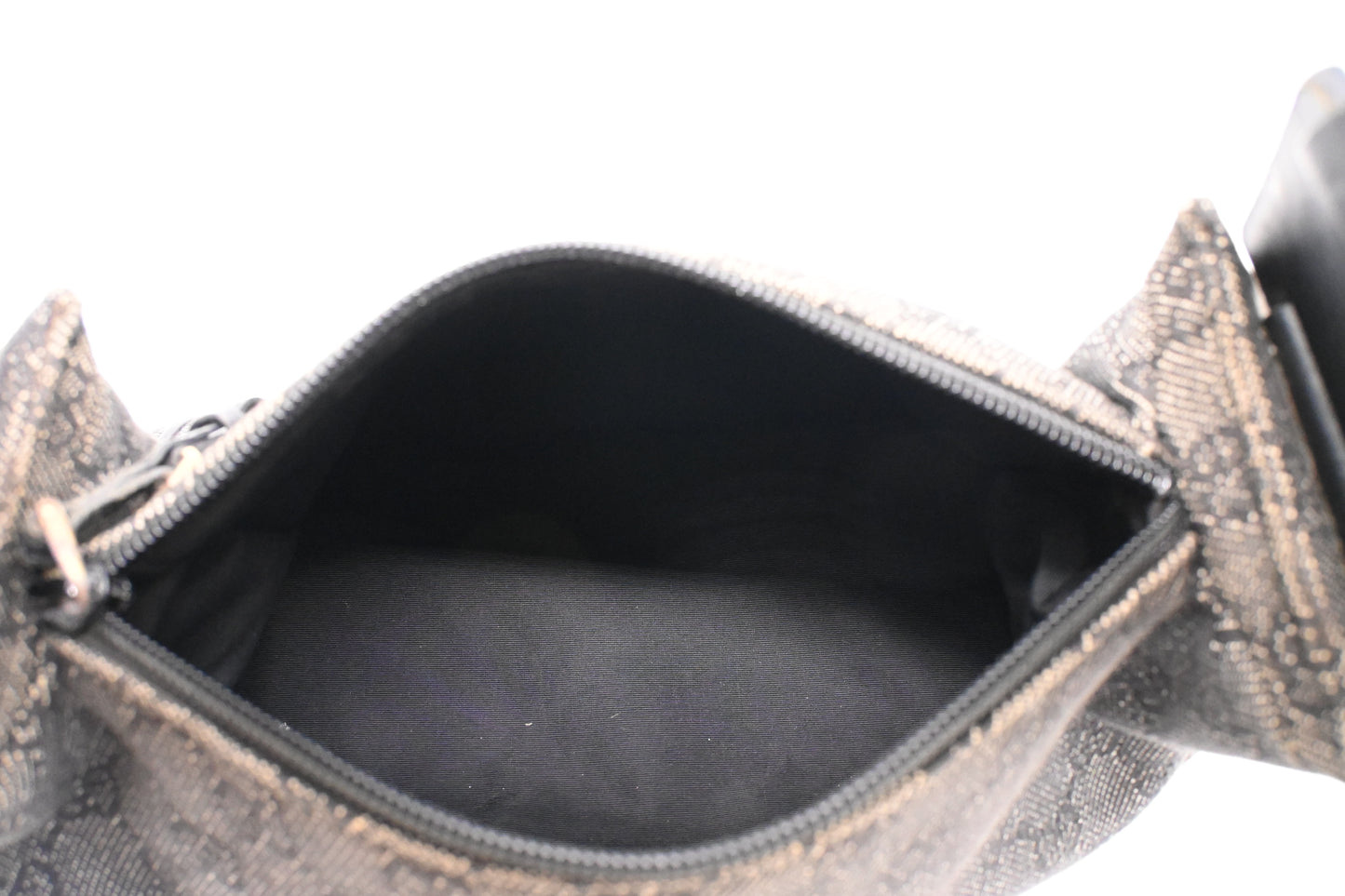 Gucci Shoulder Bag in Black and White GG Canvas