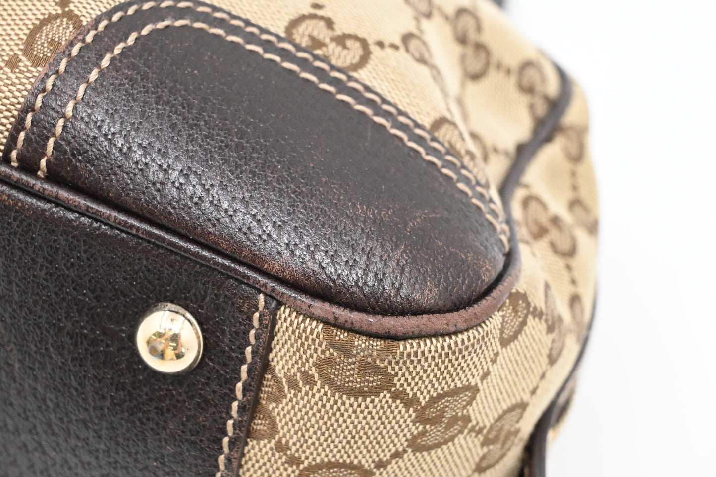 Gucci Shoulder Bag in Brown GG Canvas