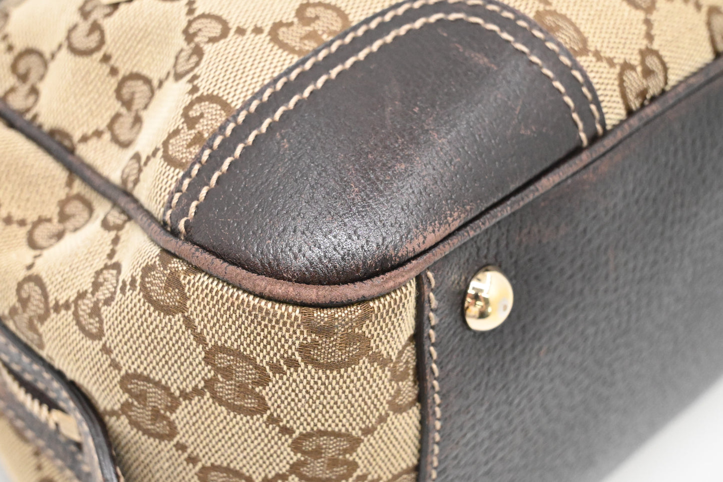 Gucci Shoulder Bag in Brown GG Canvas