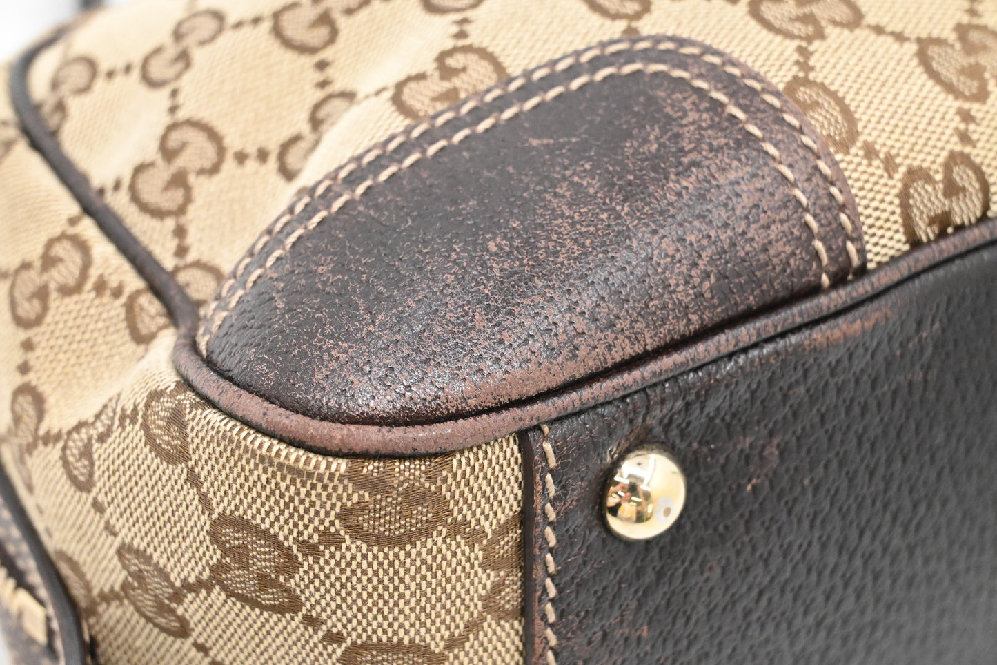 Gucci Shoulder Bag in Brown GG Canvas