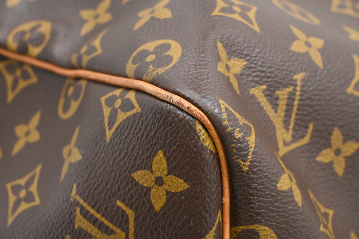 Louis Vuitton Keepall 55 in Monogram Canvas