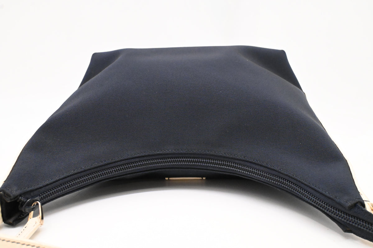 Gucci Hobo Bag in Navy Blue Canvas and White Guccissima Leather