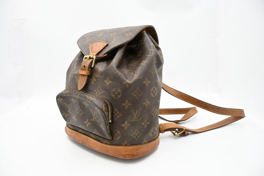 Louis Vuitton Montsouris MM in Monogram Canvas