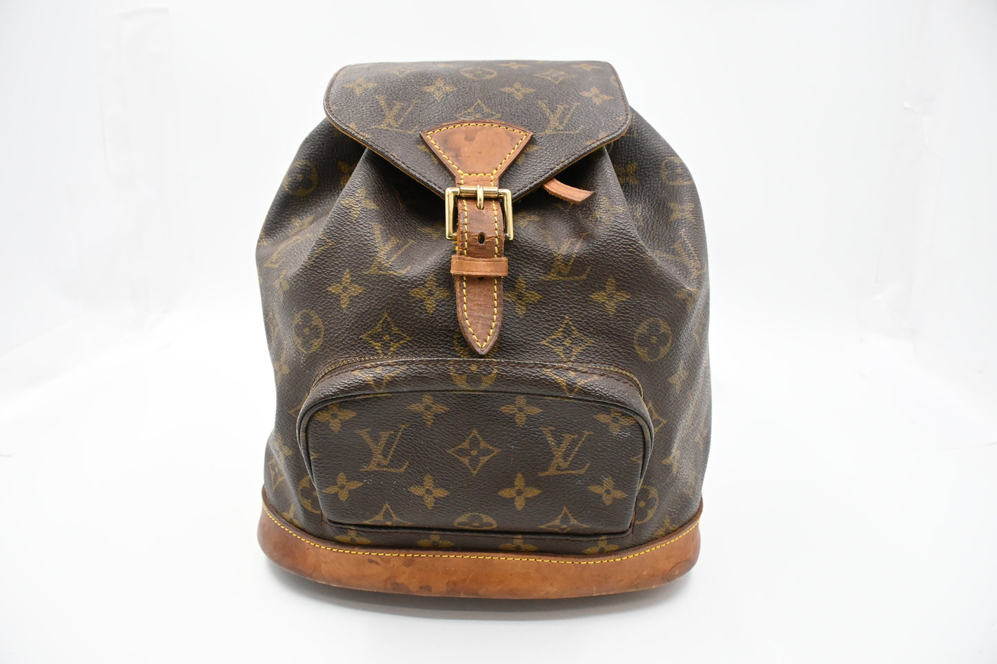 Louis Vuitton Montsouris MM in Monogram Canvas