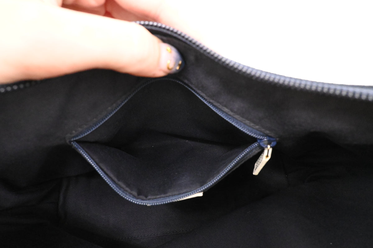 Gucci Hobo Bag in Navy Blue Canvas and White Guccissima Leather