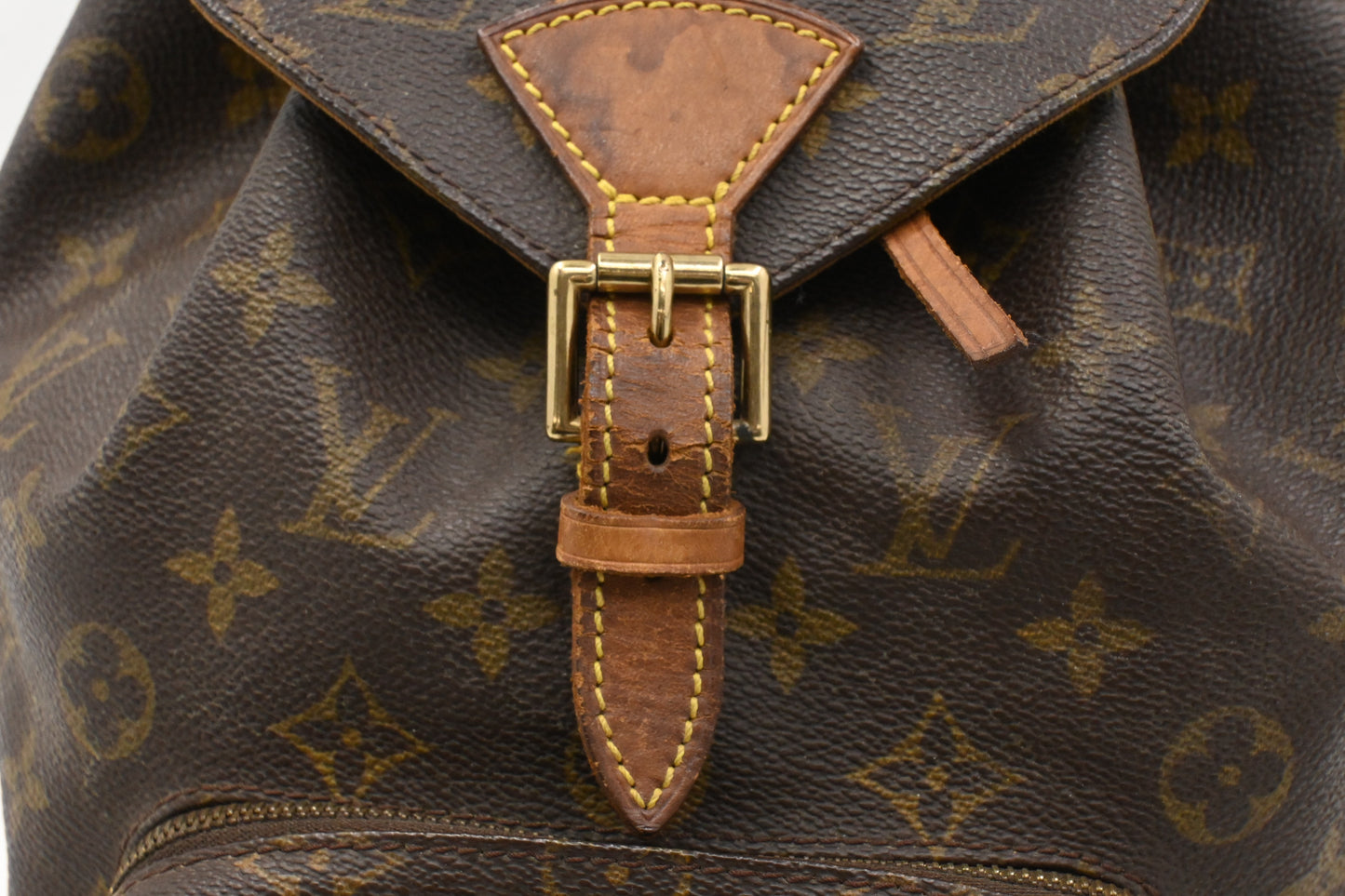 Louis Vuitton Montsouris MM in Monogram Canvas