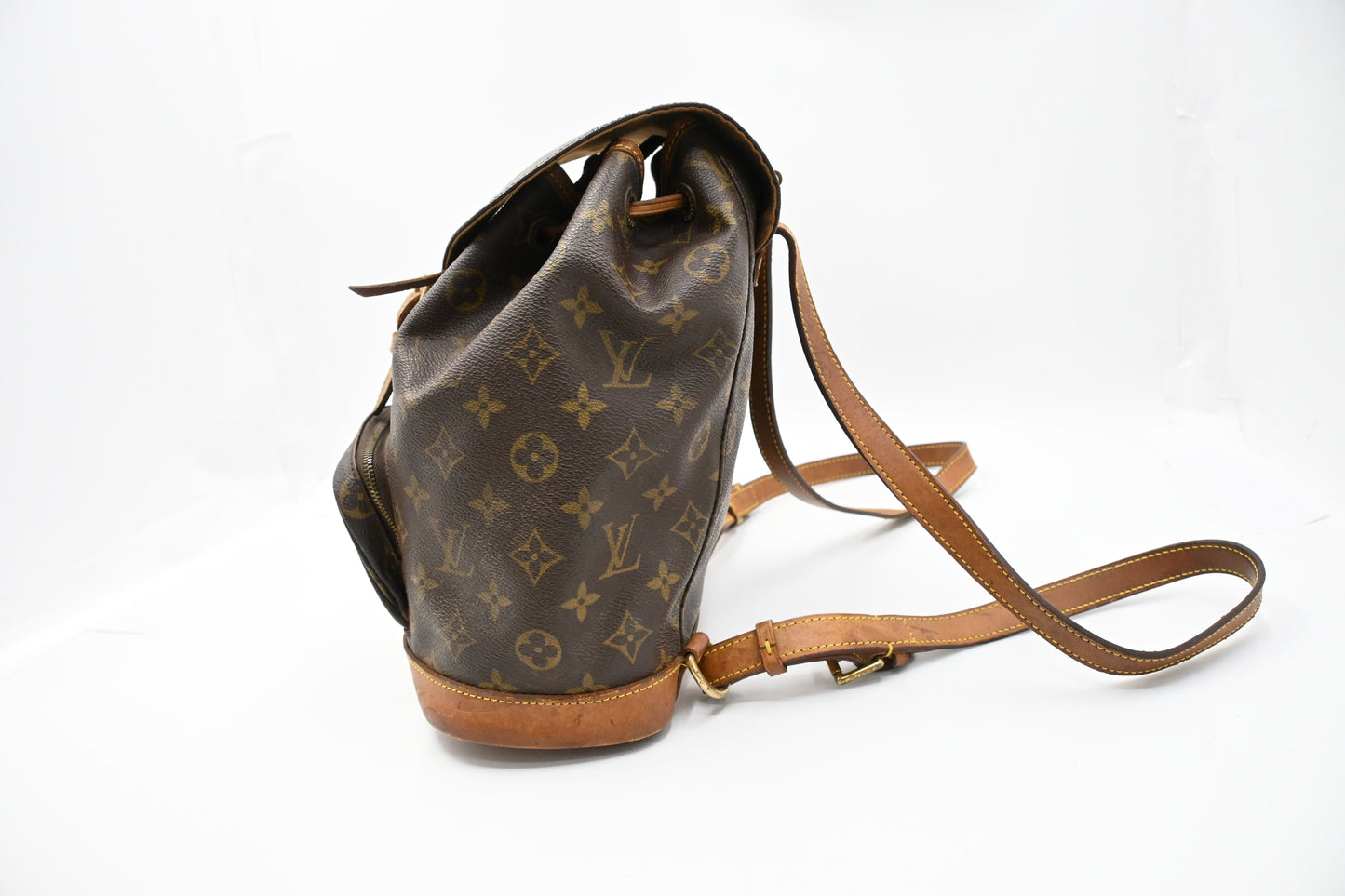 Louis Vuitton Montsouris MM in Monogram Canvas