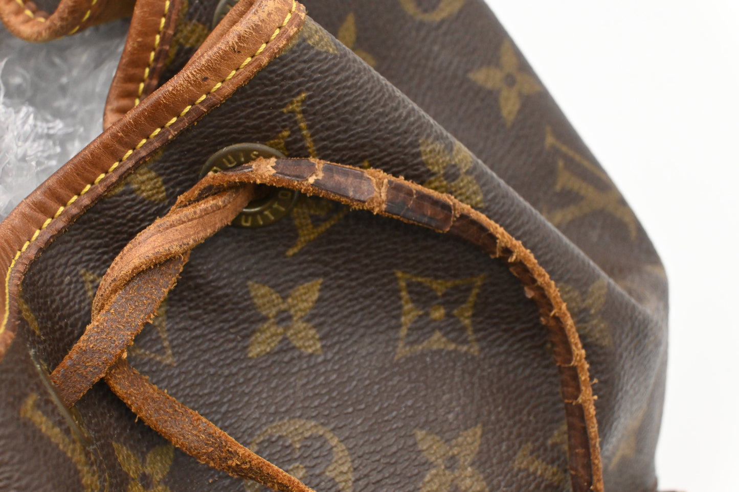 Louis Vuitton Montsouris MM in Monogram Canvas