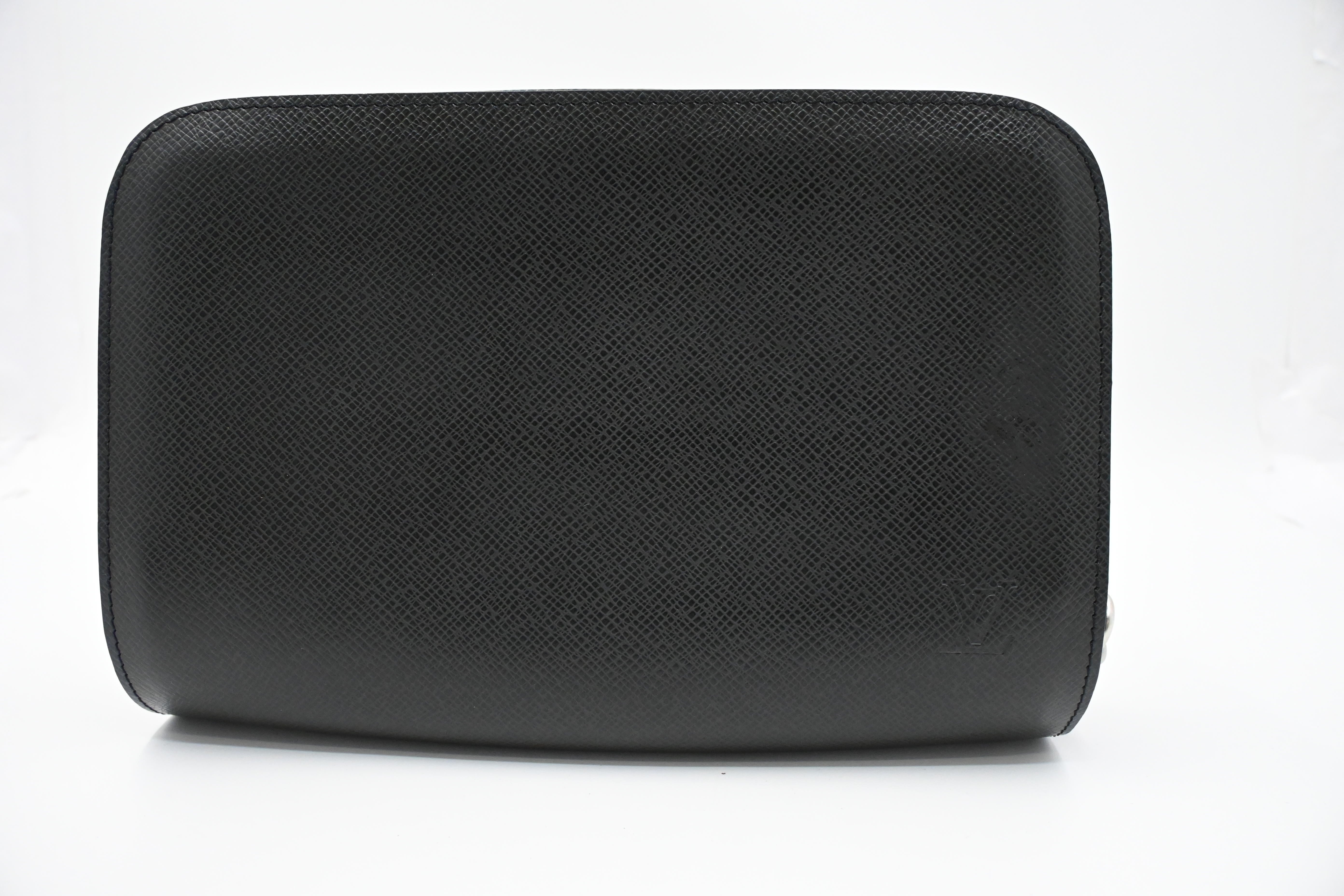 Louis Vuitton Baikal in Black Taiga Leather – Weekly Lux Drop