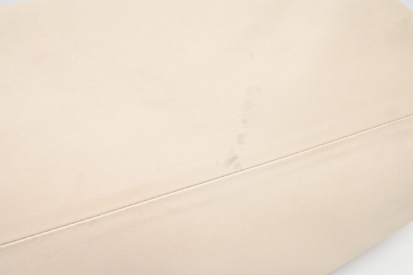 Bottega Veneta Pouch in Cream Leather