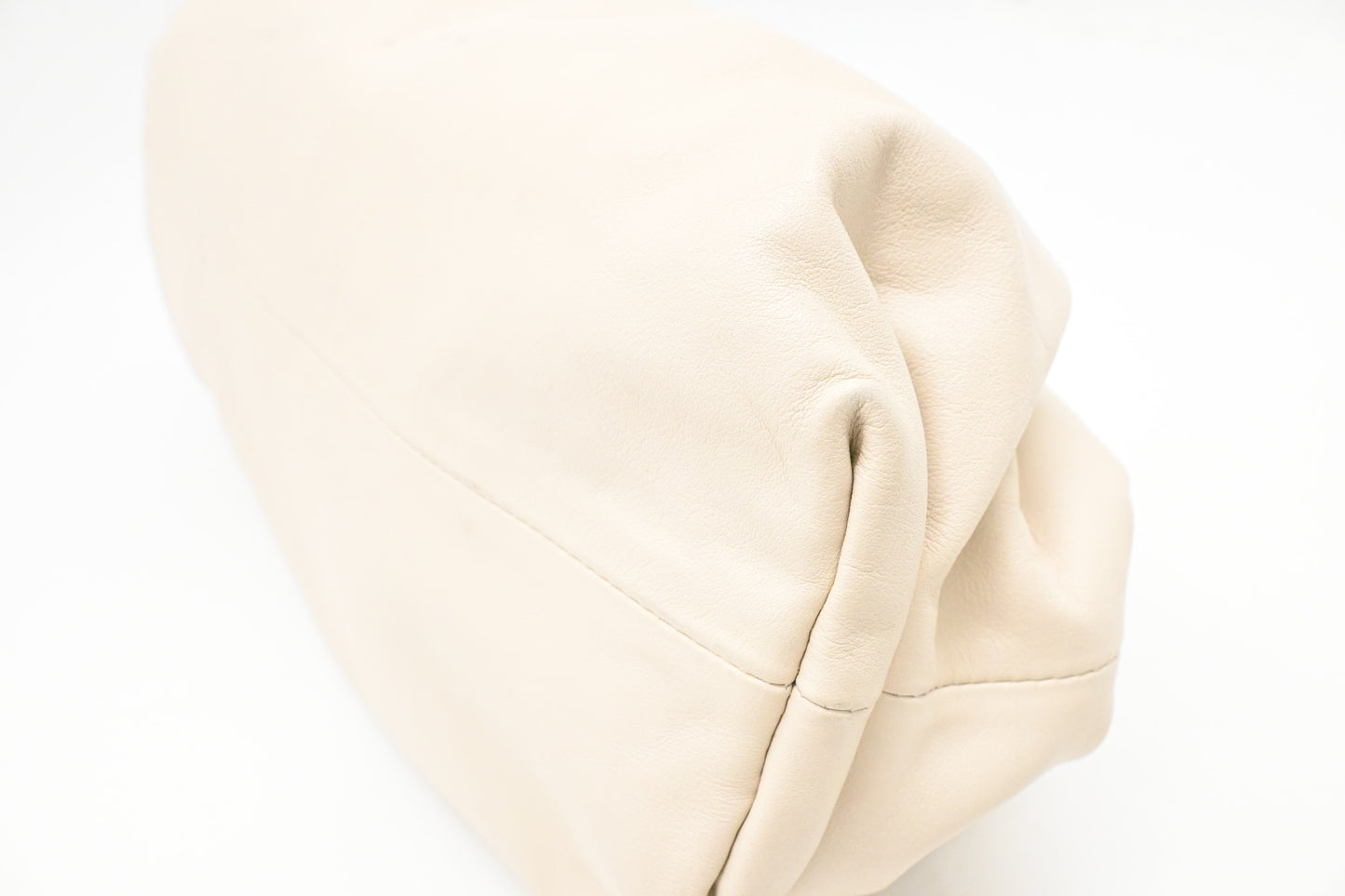 Bottega Veneta Pouch in Cream Leather