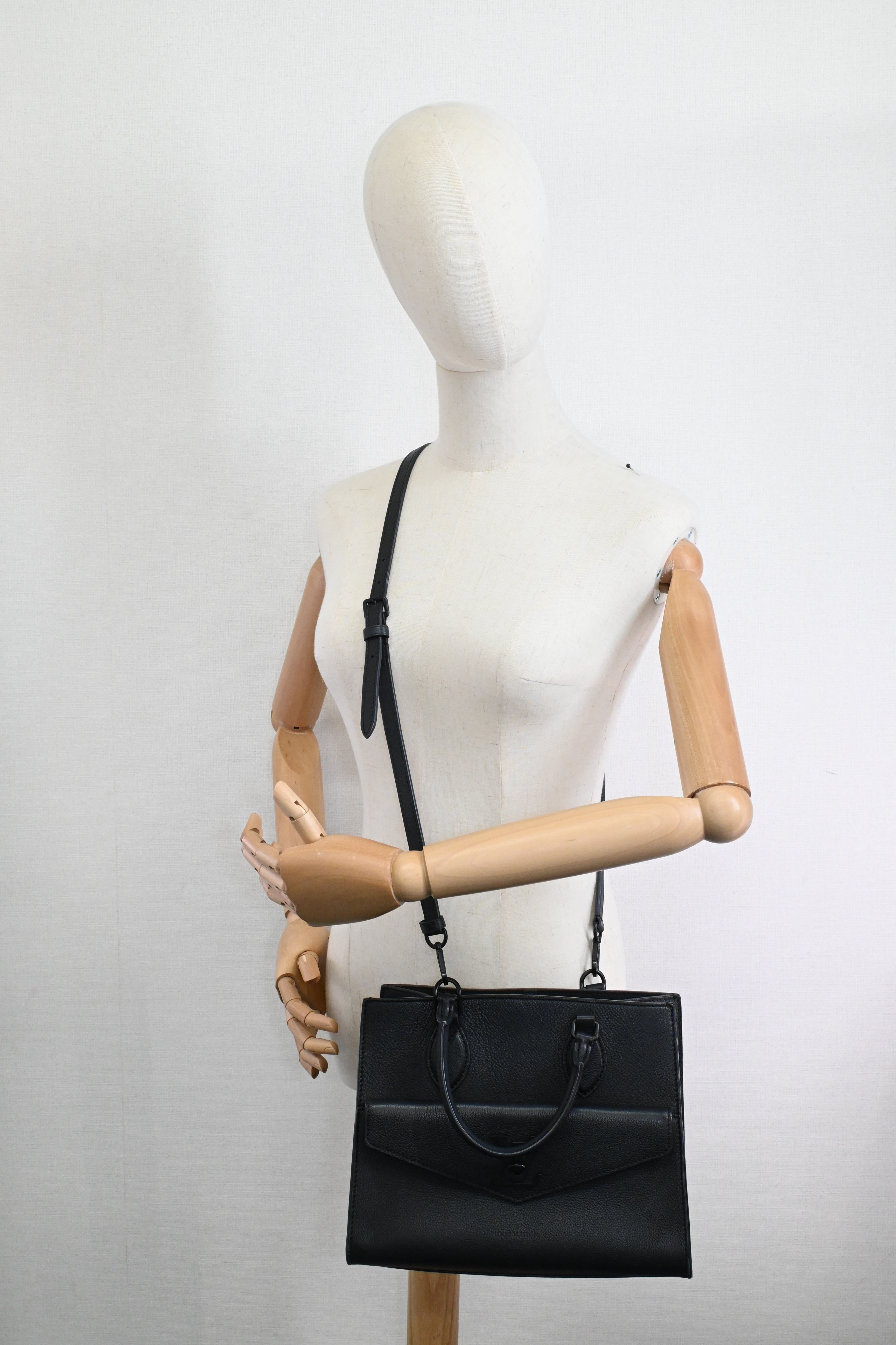 Louis Vuitton Lockme Tote PM in Black Leather – Weekly Lux Drop