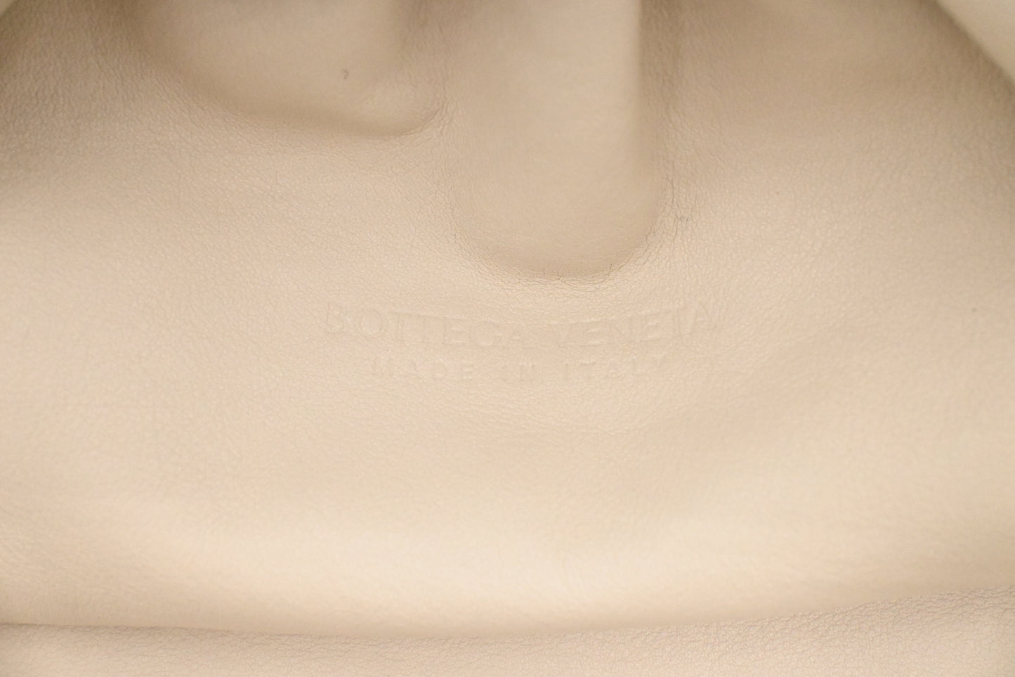 Bottega Veneta Pouch in Cream Leather