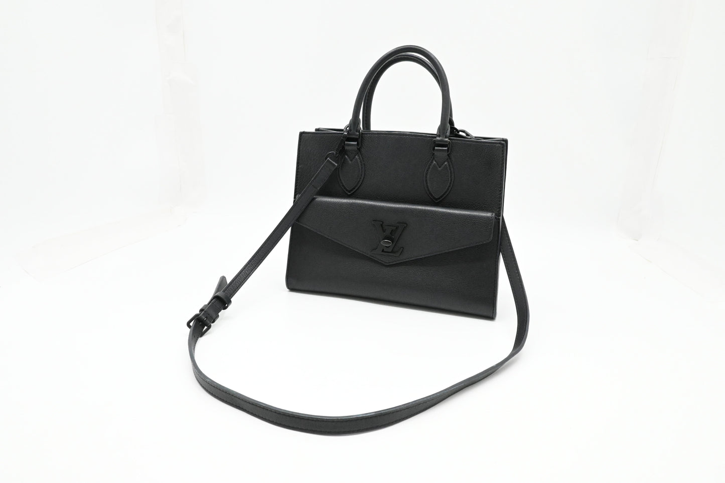 Louis Vuitton Lockme Tote PM in Black Leather