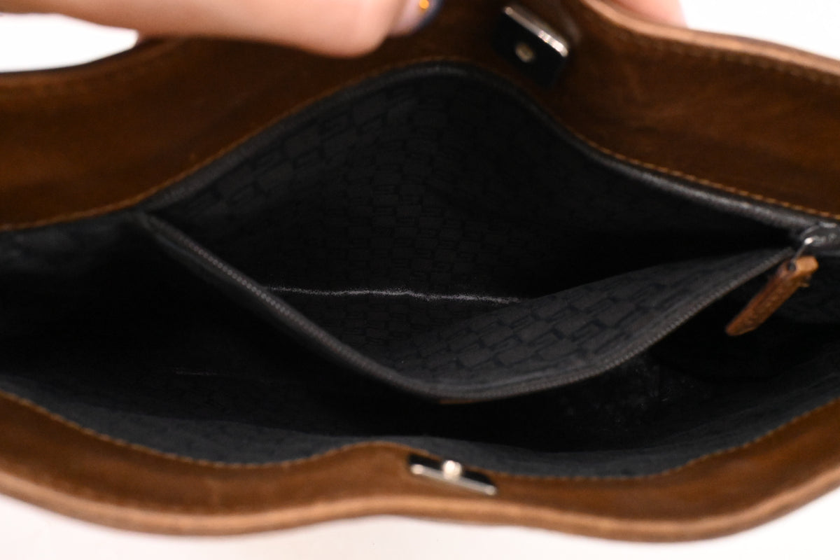 Gucci Shoulder Bag in Brown Suede Leather