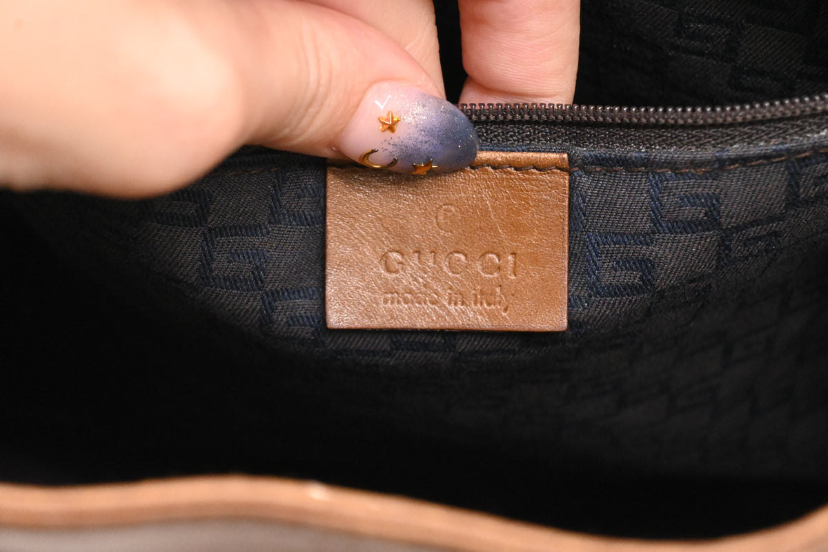 Gucci Shoulder Bag in Brown Suede Leather
