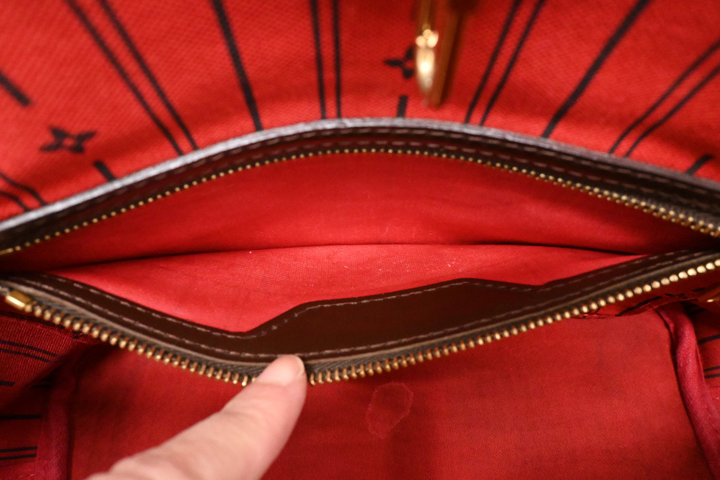 Louis Vuitton Neverfull PM in Damier Ebene Canvas