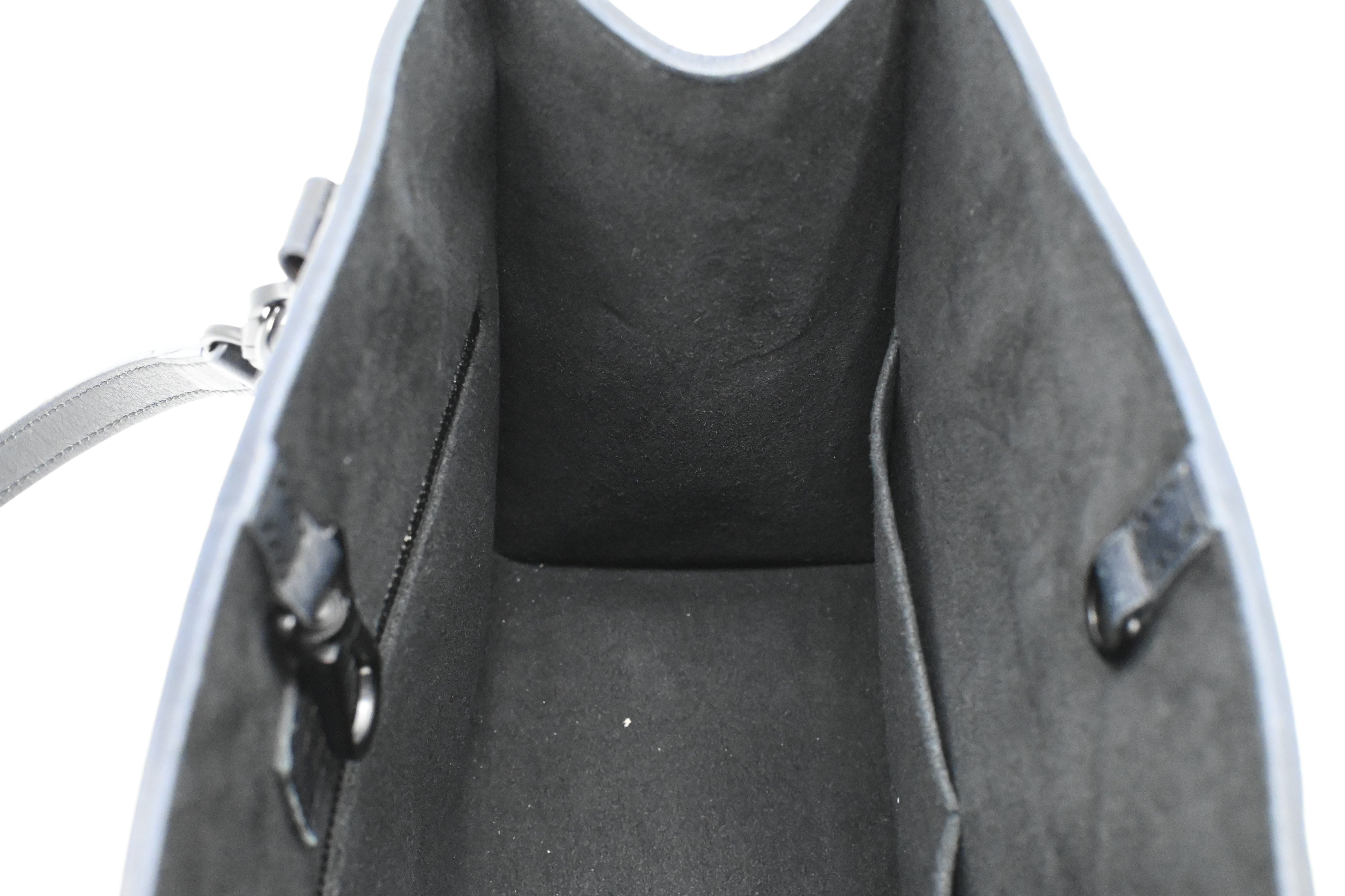 Louis Vuitton Lockme Tote PM in Black Leather – Weekly Lux Drop