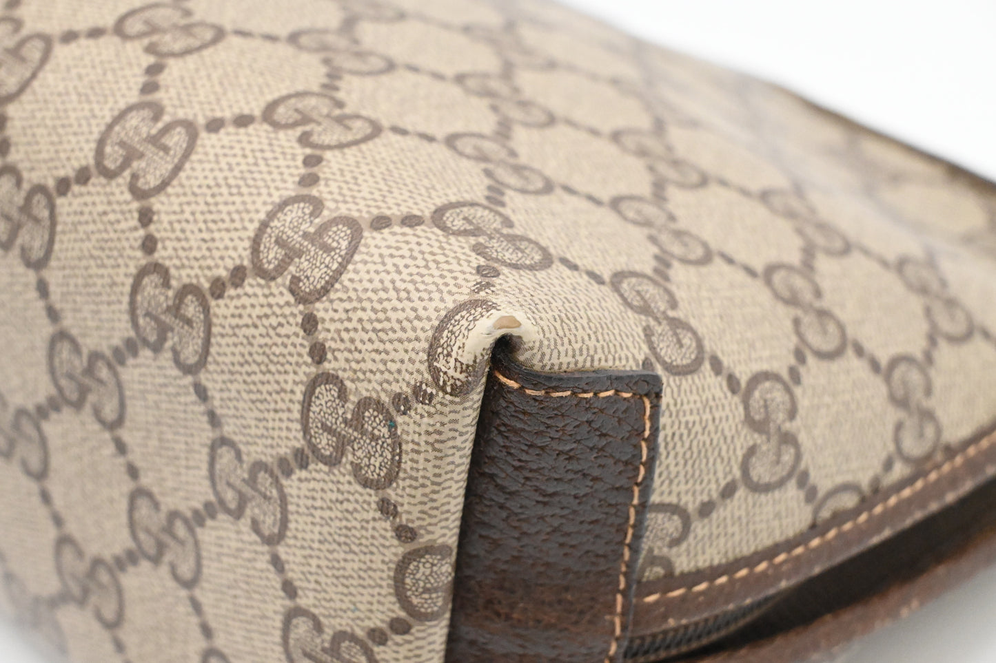 Gucci Pouch in GG Supreme Canvas