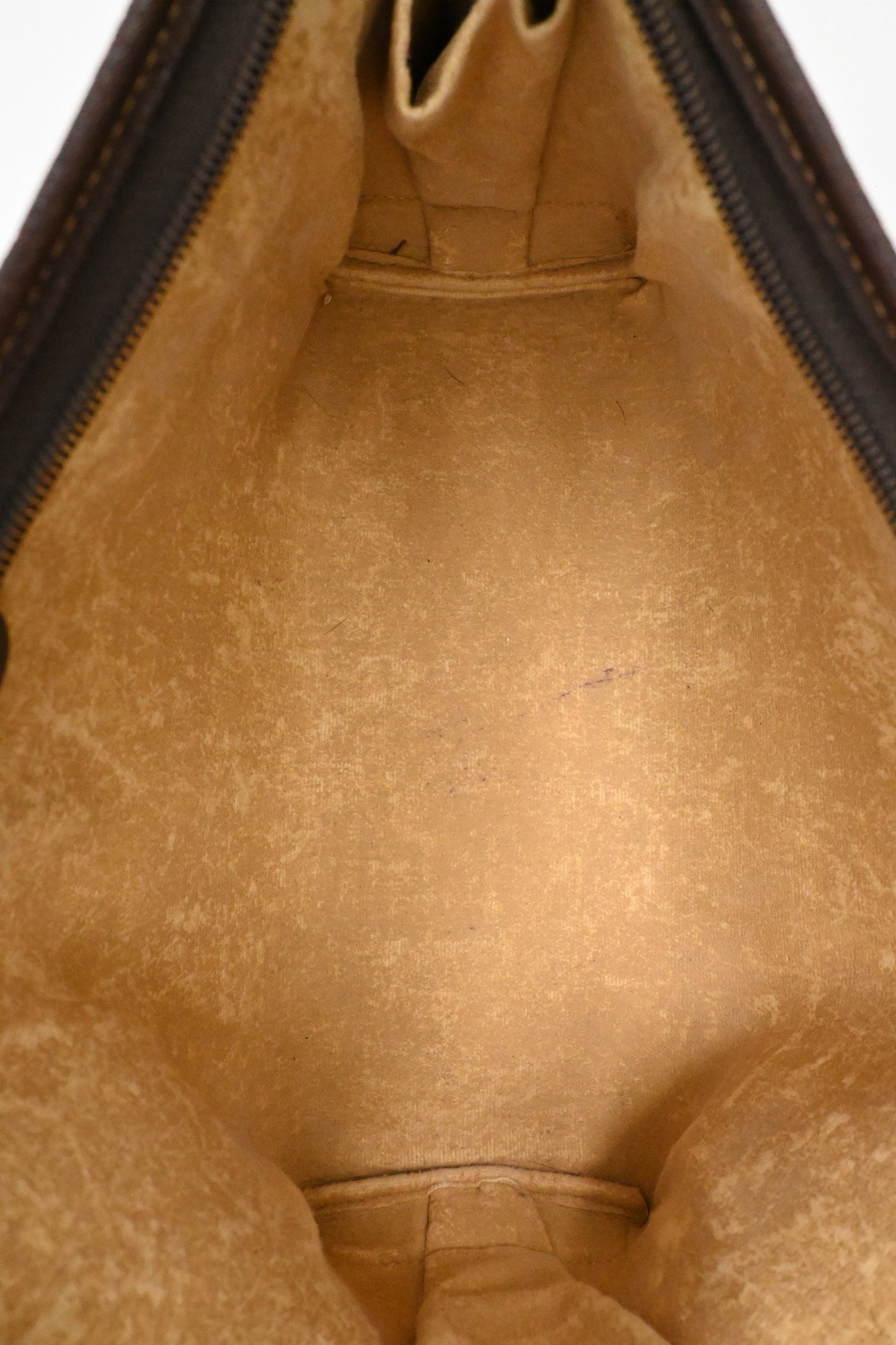 Gucci Pouch in GG Supreme Canvas
