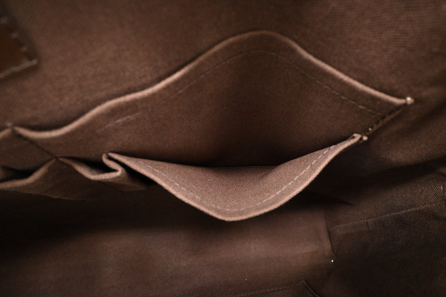 Louis Vuitton Porte Document Jour in Damier Ebene Canvas