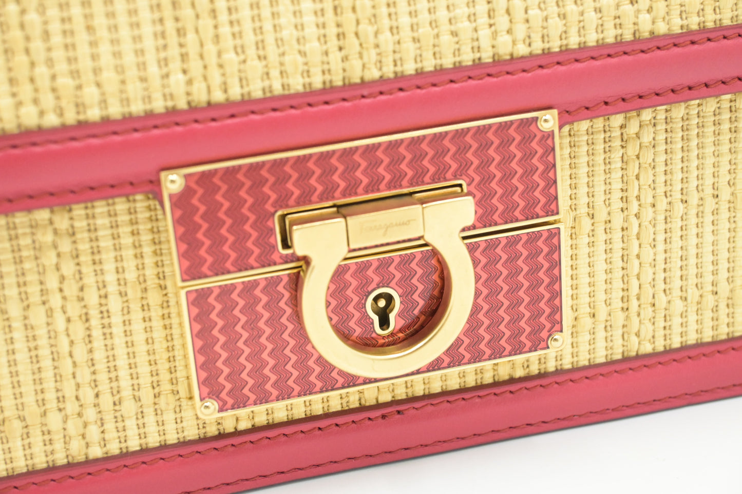 Ferragamo Shoulder Bag in Raffia and Red Leather