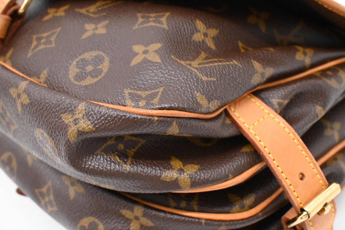 Louis Vuitton Saumur 30 in Monogram Canvas