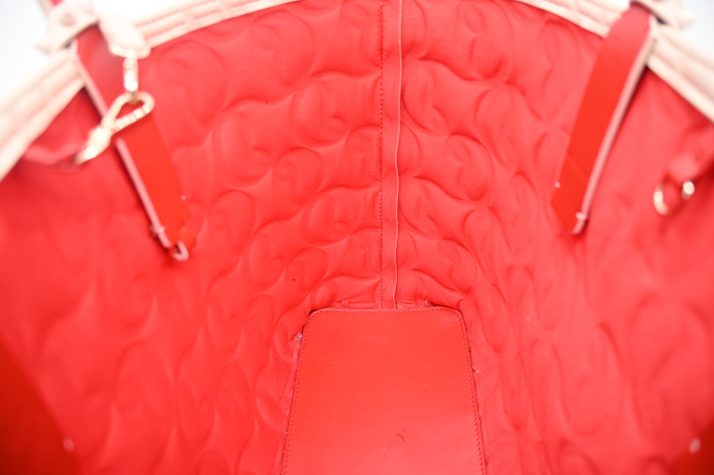 Louboutin Small Cabata in Pink Leather