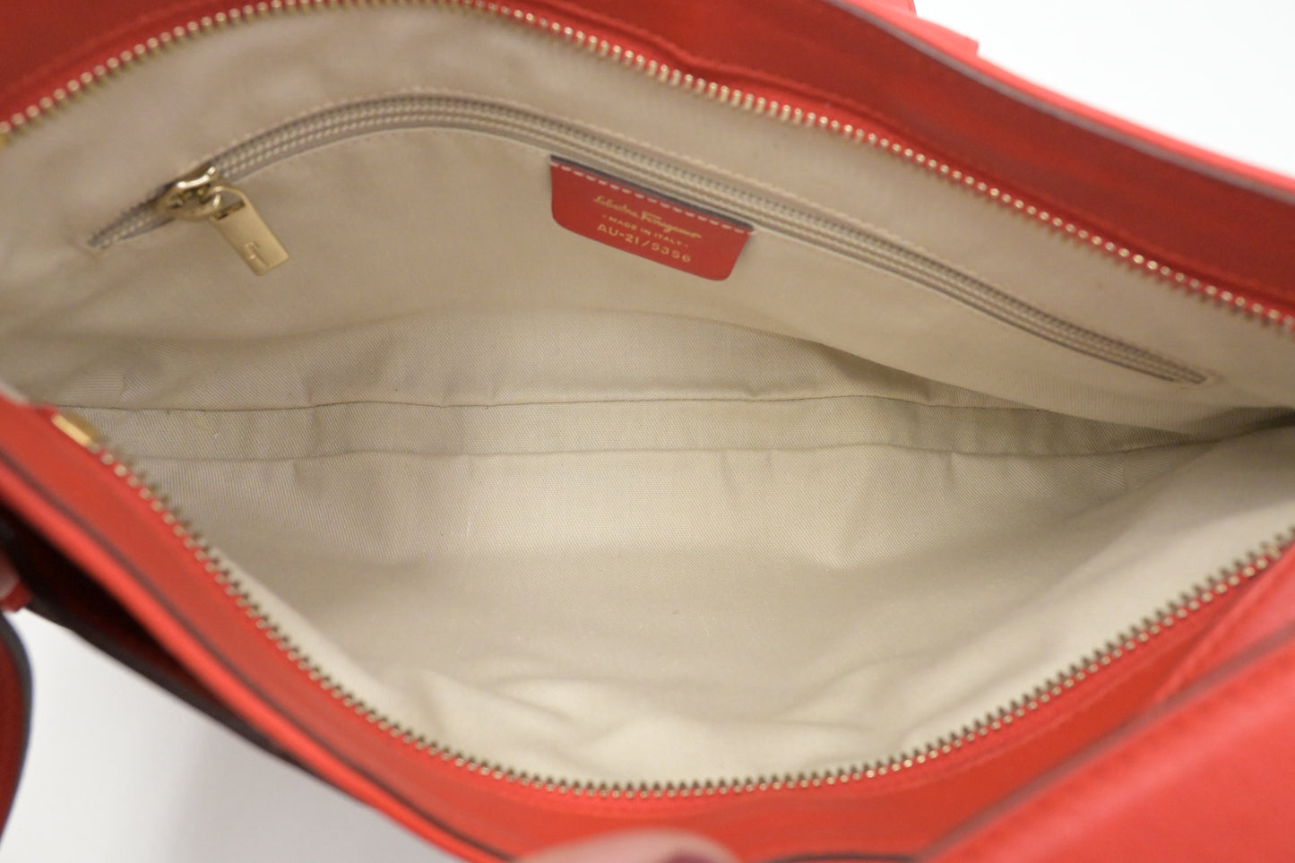 Ferragamo Shoulder Bag in Red Leather