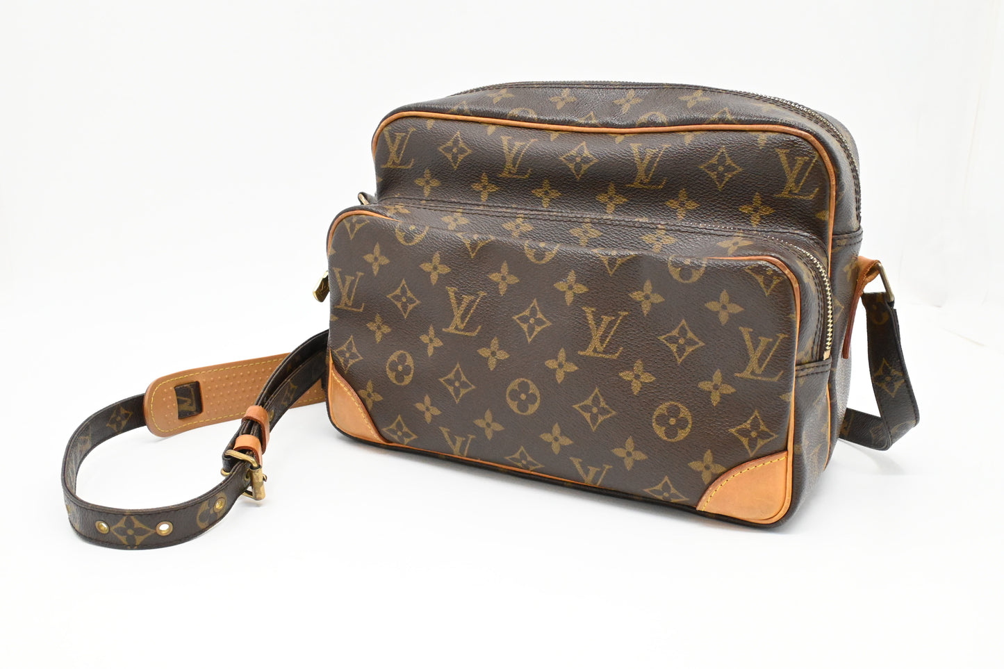 Louis Vuitton Nile in Monogram Canvas
