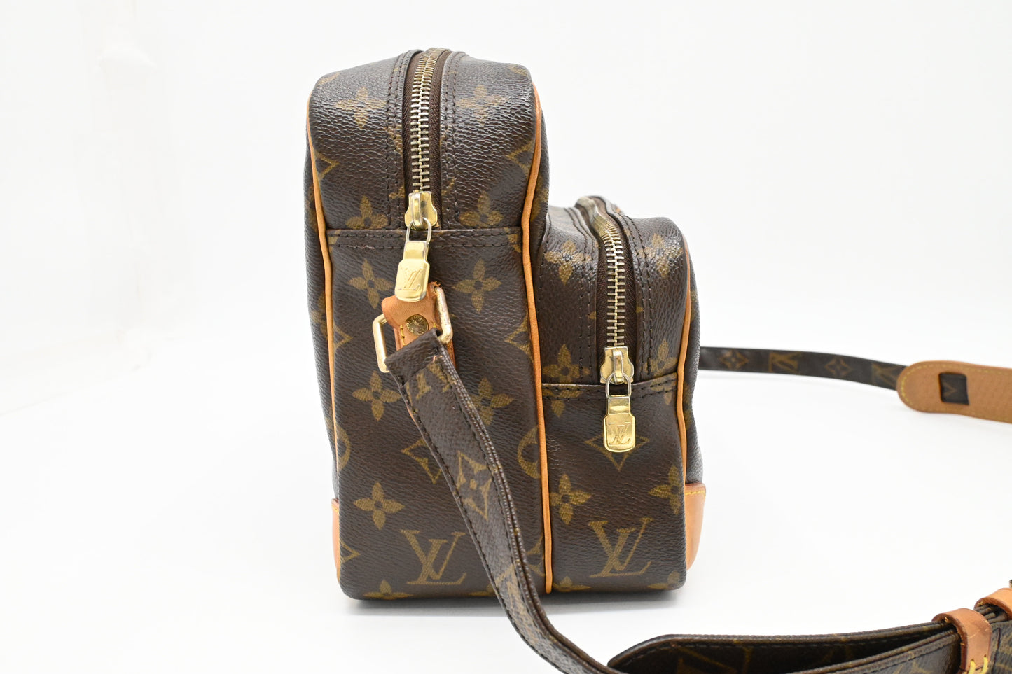 Louis Vuitton Nile in Monogram Canvas