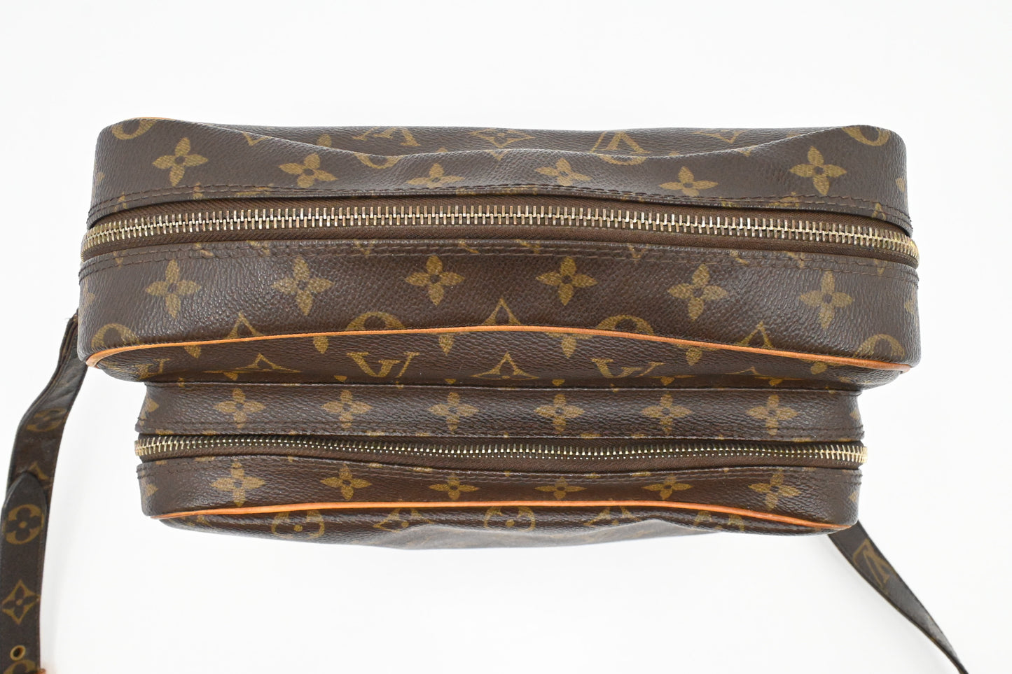 Louis Vuitton Nile in Monogram Canvas