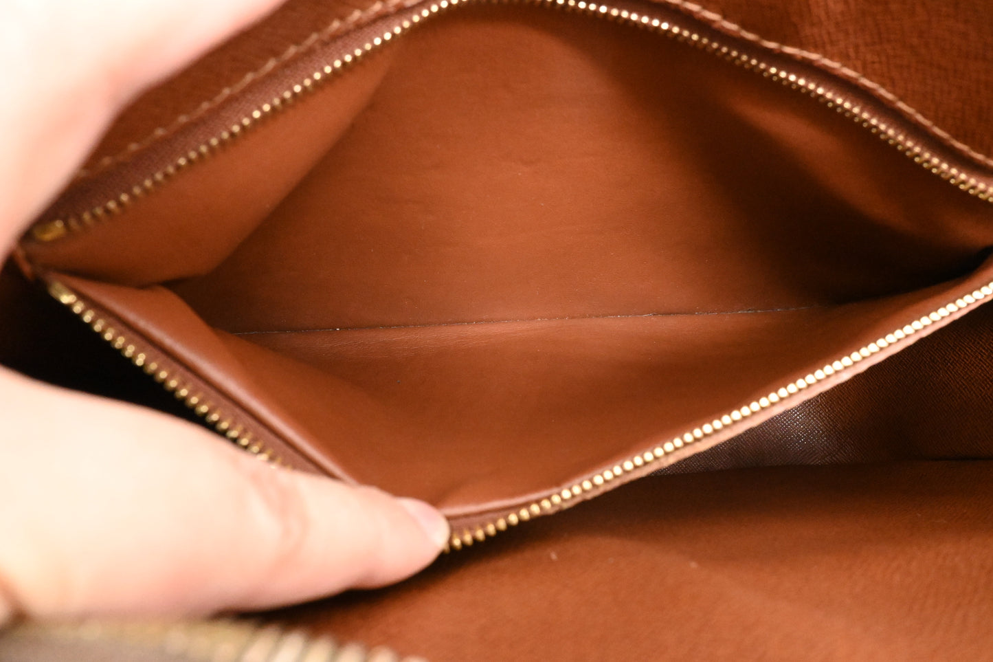 Louis Vuitton Nile in Monogram Canvas