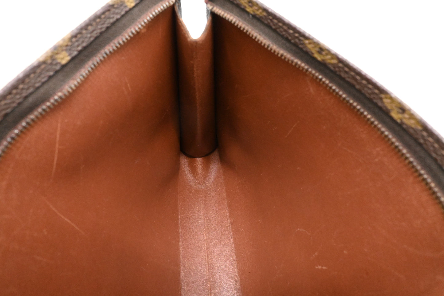 Louis Vuitton Toiletry 26 in Monogram Canvas