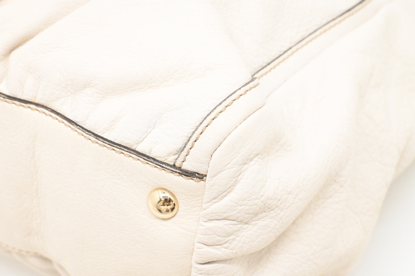 Gucci Abbey Tote in White Leather