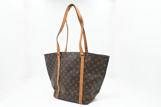 Louis Vuitton Sac Shopping 48 in Monogram Canvas