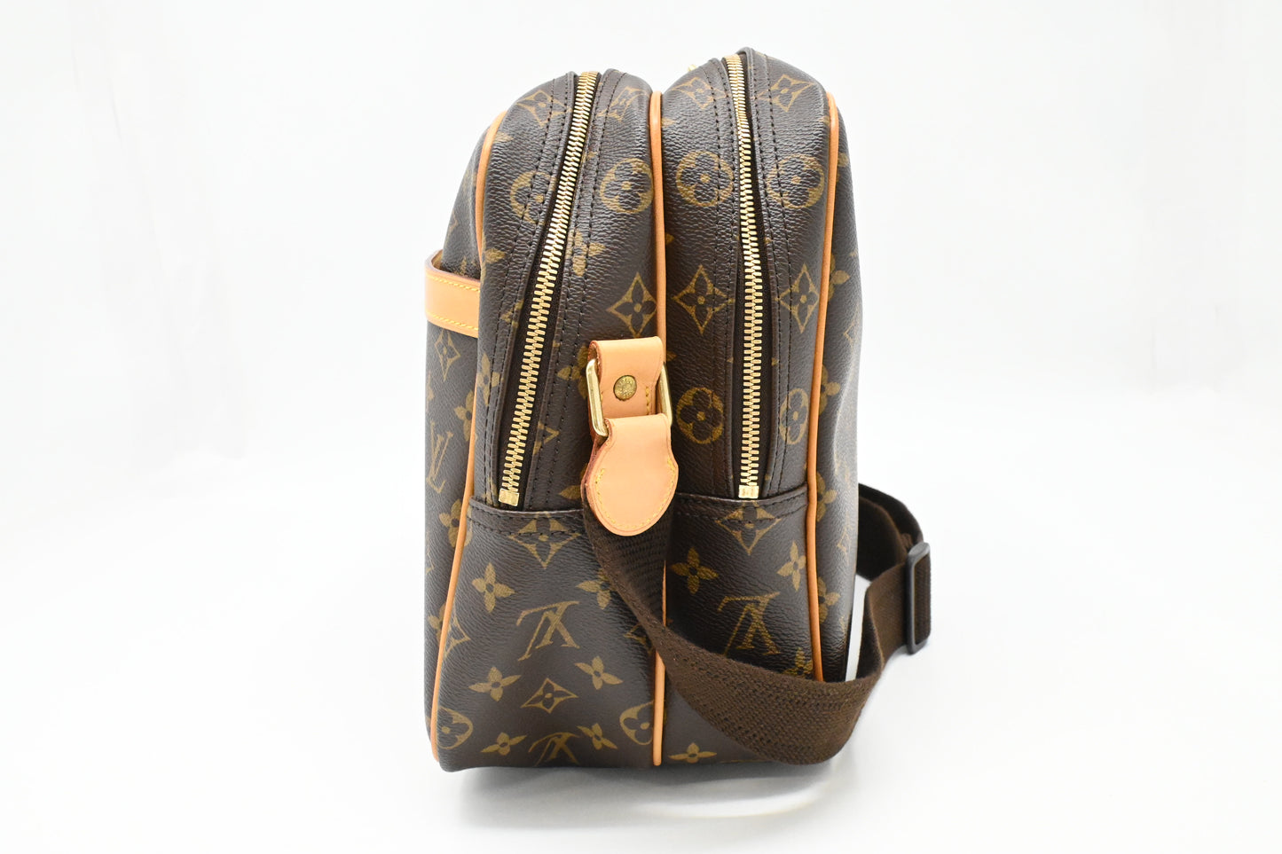 Louis Vuitton Reporter GM in Monogram Canvas
