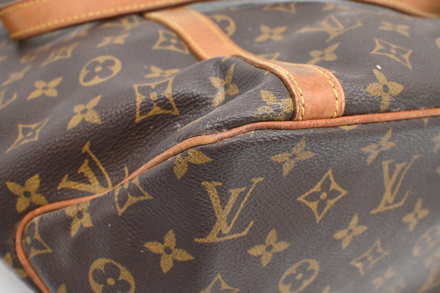 Louis Vuitton Sac Shopping 48 in Monogram Canvas