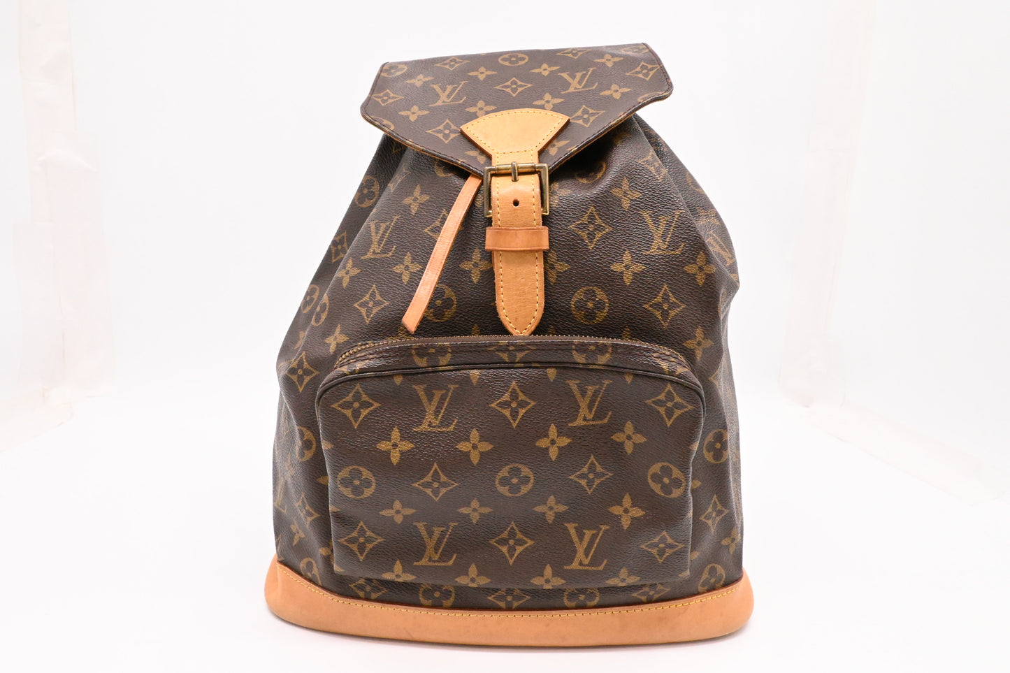 Louis Vuitton Montsouris GM in Monogram Canvas