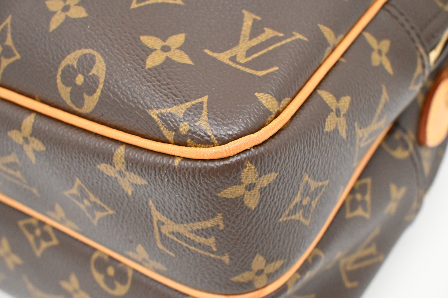 Louis Vuitton Reporter GM in Monogram Canvas