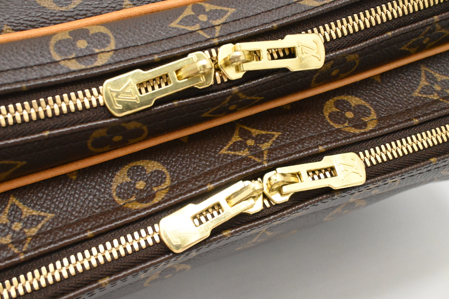 Louis Vuitton Reporter GM in Monogram Canvas