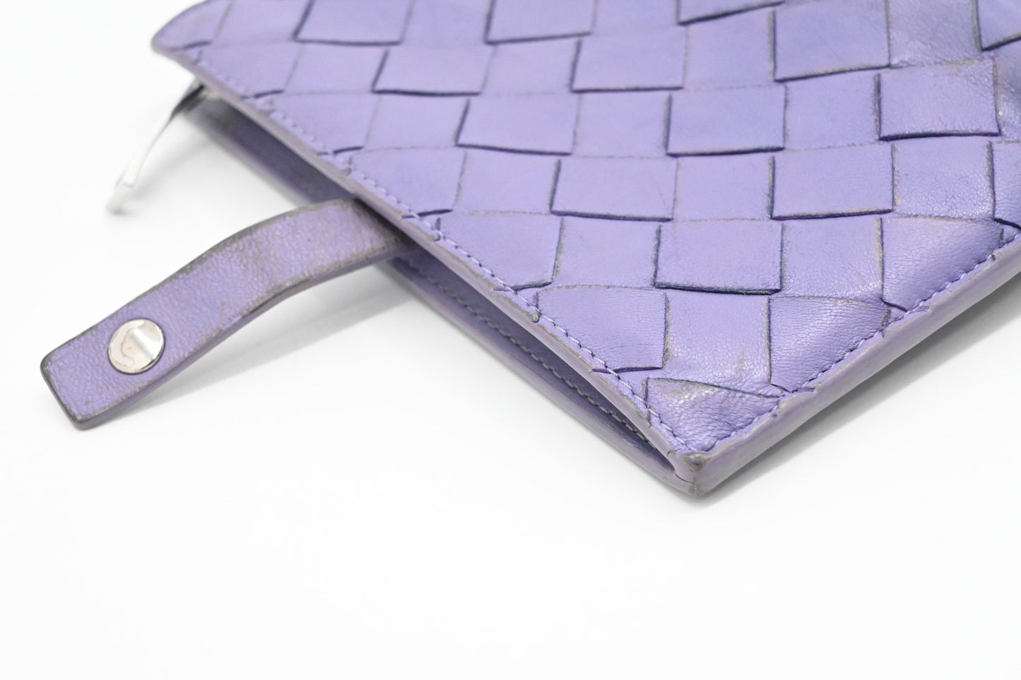 Bottega Veneta Wallet in Purple Intrecciato Leather